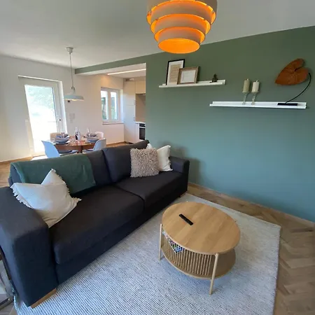 Apartment Moderne Mit Garten